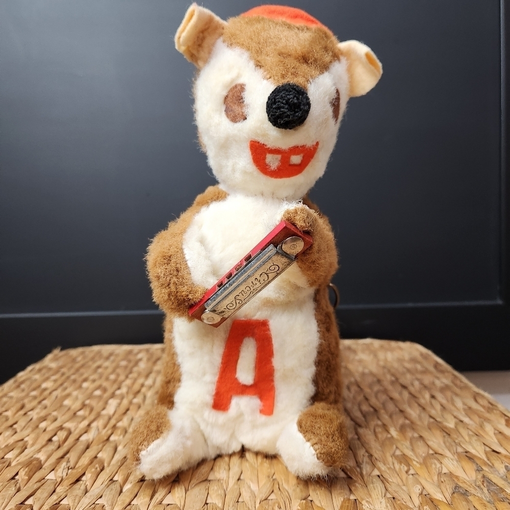 VTG Alvin and the Chipmunks Wind Up Musical Alvin Plush Figure With Harmonica